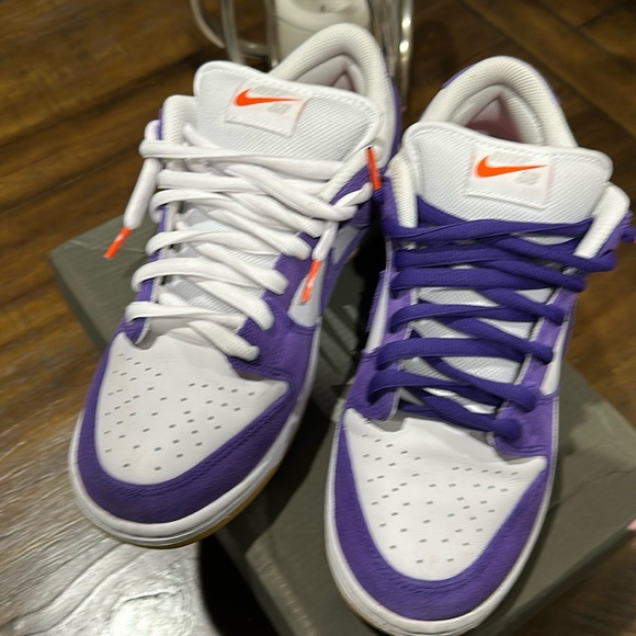 Nike dunks. Been worn once - Picture 1 of 5